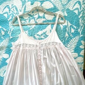 Vintage  Victoria Secret Gown.. never worn. Small pretty pink